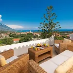 Stunning Views * Karavados