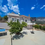 Villa Stunning Views *