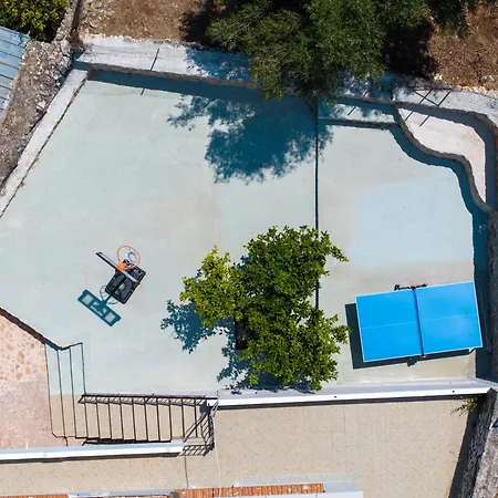 Stunning Views Karavádosz