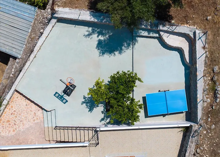 Stunning Views Karavádosz