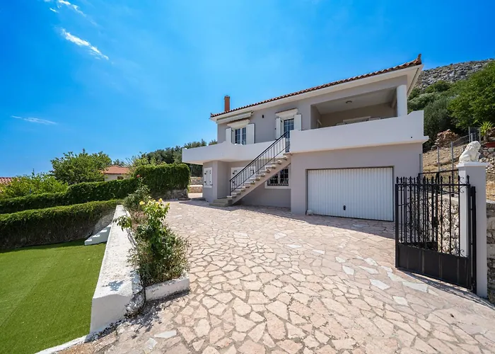 Stunning Views Villa Karavádosz